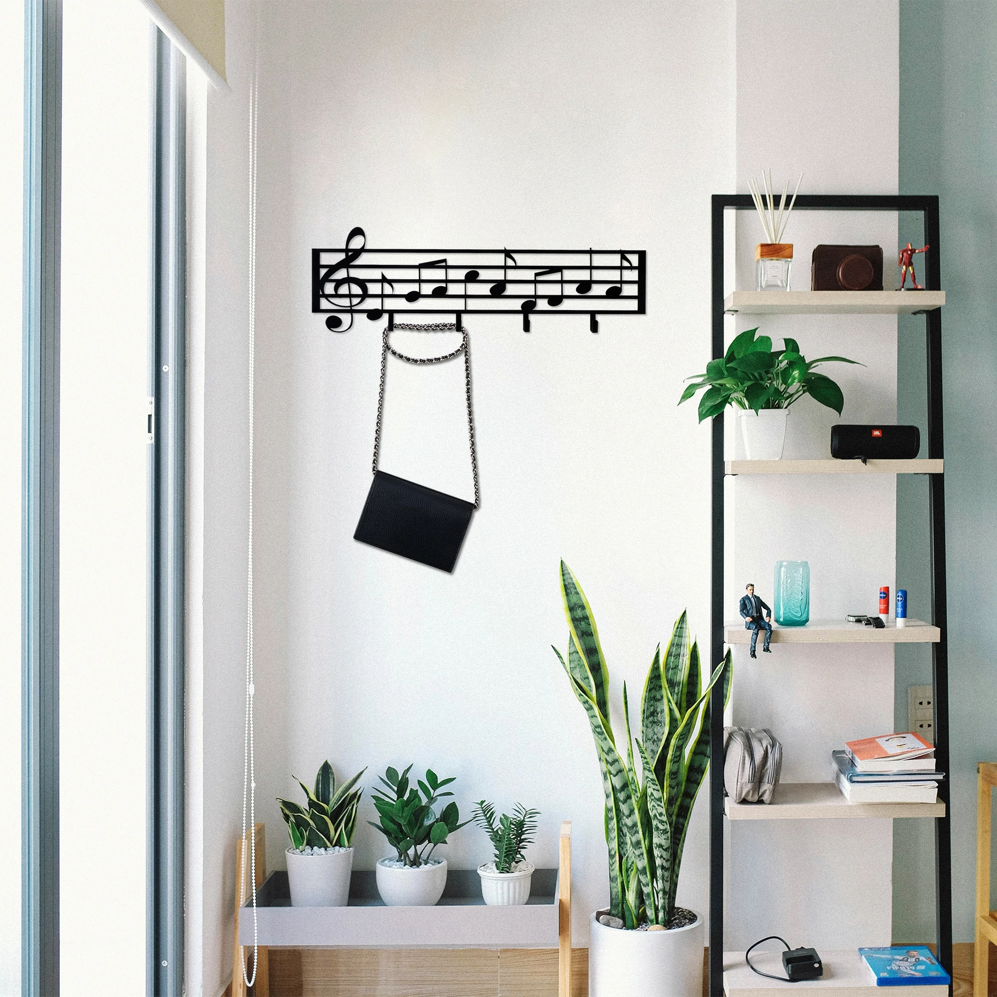 Varëse muri metalike, dizajn notash muzikore, ngjyrë e zezë, 60x19cm