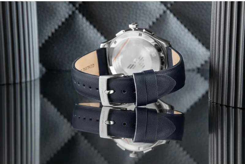 Orë dore meshkujsh Emporio Armani Dario AR11747, e kaltër me kuti