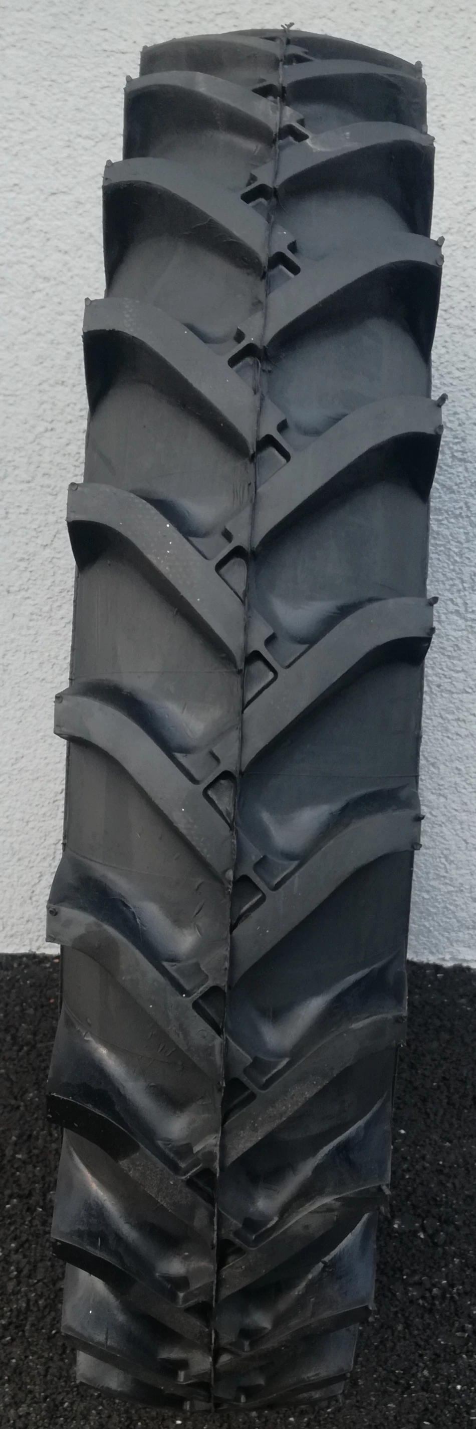 Gomë traktori Trayal D47 6.00-6 TT