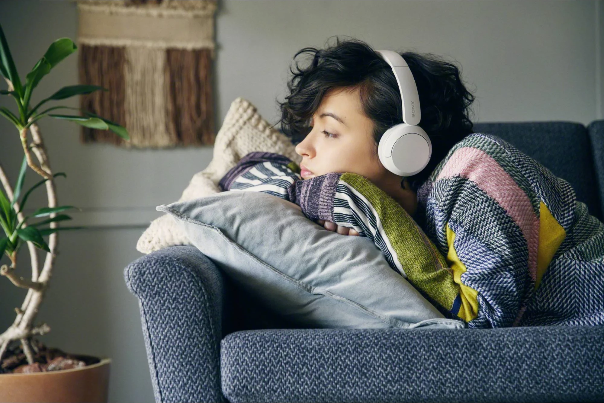 Kufje Sony WH-CH520 on-ear pa tela Bluetooth me mikrofon, të bardha