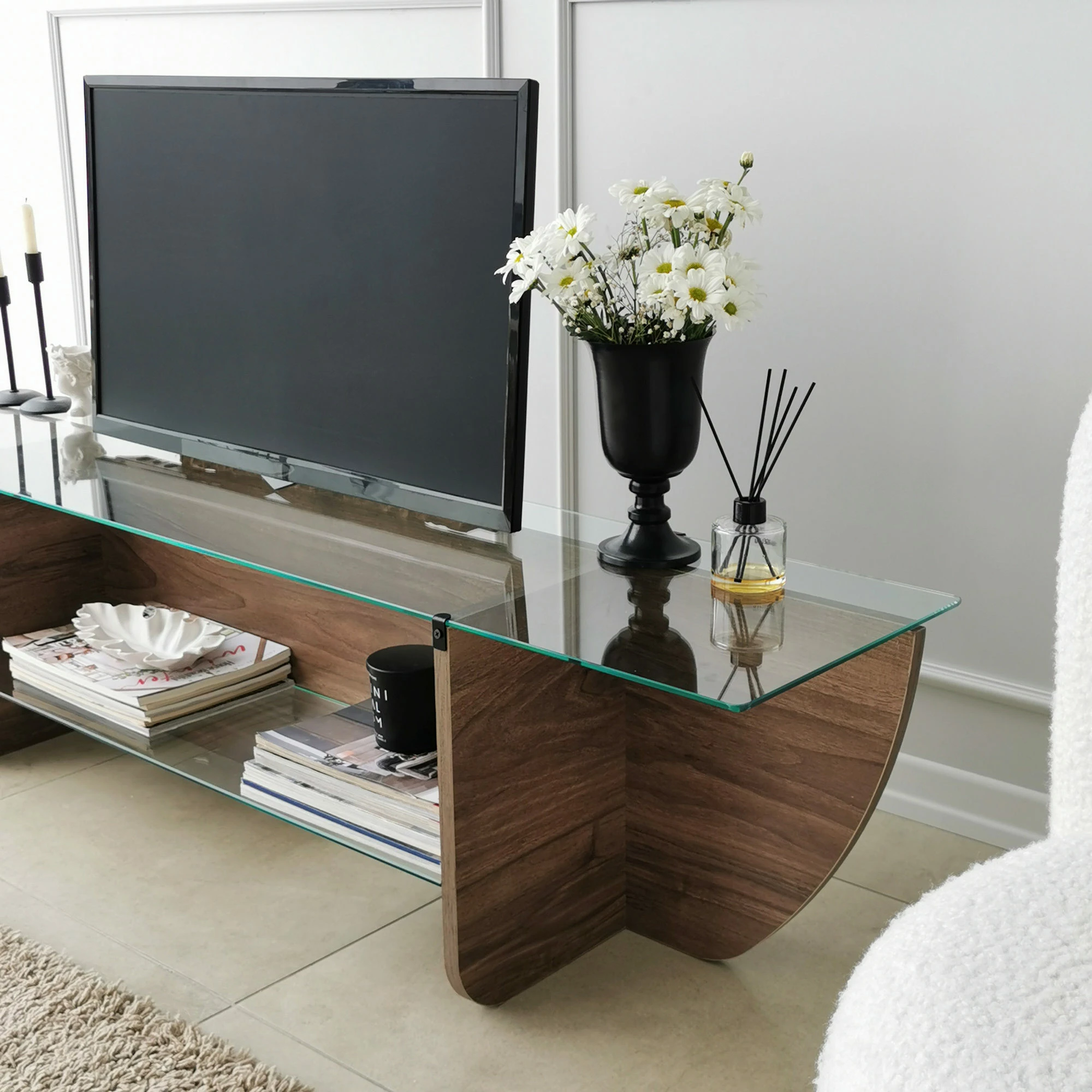 Komodë TV Hanah Home, model Lily, ngjyrë arre