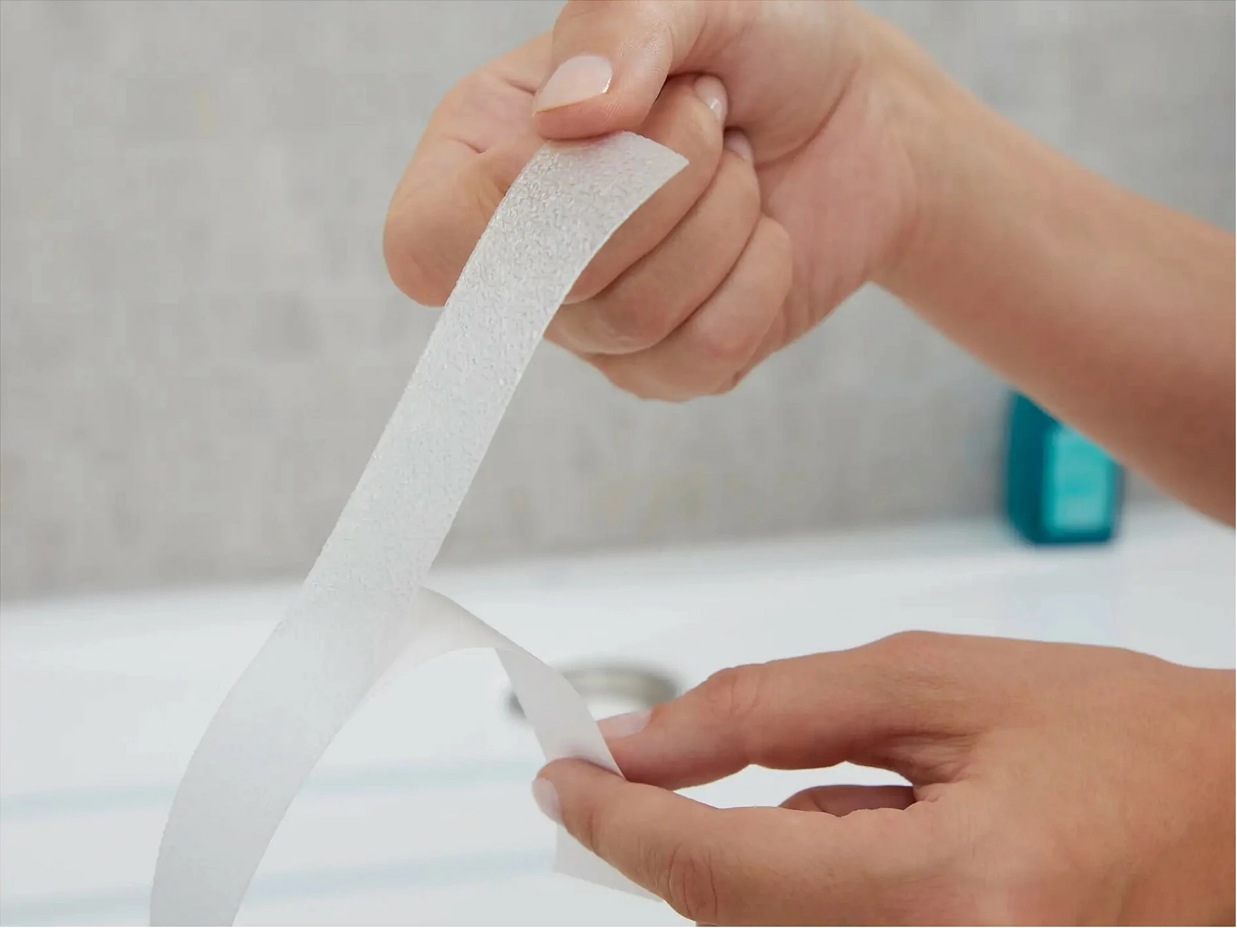 Shirit anti-rrëshqitës tesa Anti-Slip Bath & Shower, 25 mm x 5 m, transparent