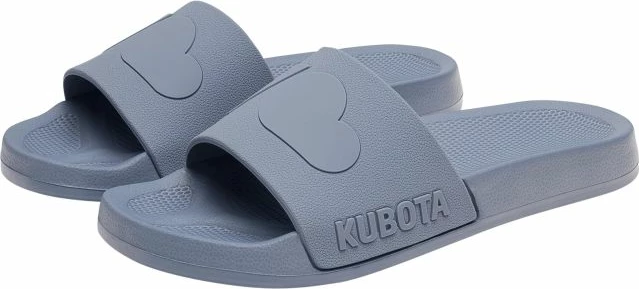 Papuqe pishine Kubota, të kaltra