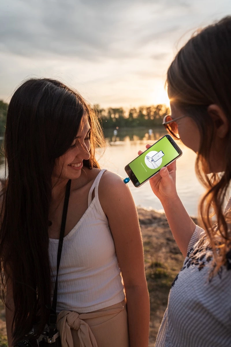 Pajisje kundër pickimeve të insekteve HEAT IT V3 USB-C, e kaltër