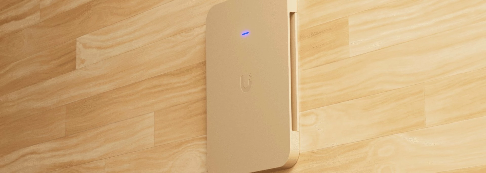 Montues flush për mur, Ubiquiti UACC-U7-Pro-Wall-FM, kompatibil me U7-Pro-Wall, i pikturueshëm, polikarbonat, i bardhë