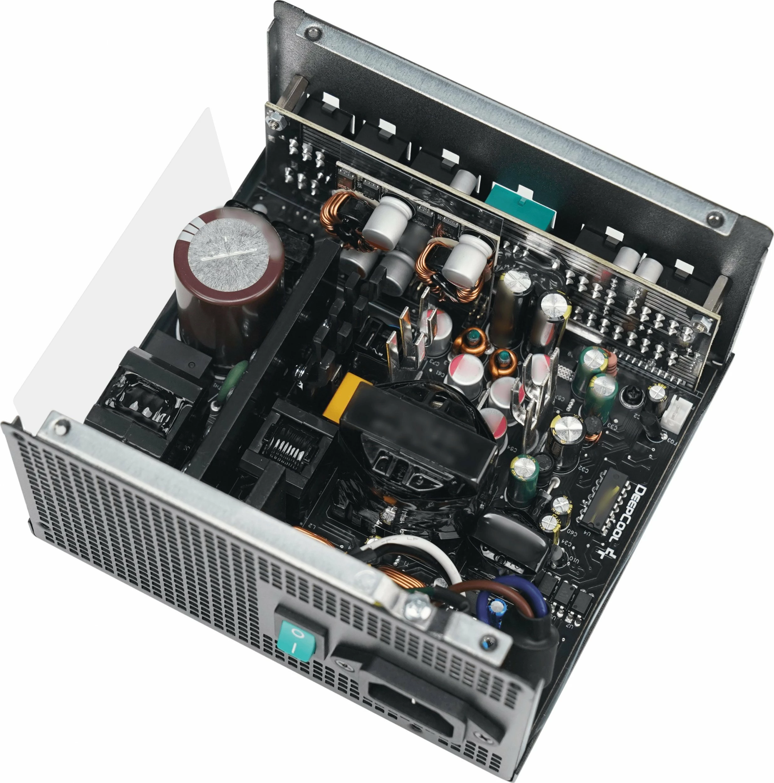 Furnizues energjie Deepcool PN750M R-PN750M-FC0B-JGEU 750W 80 Plus Gold, full modular