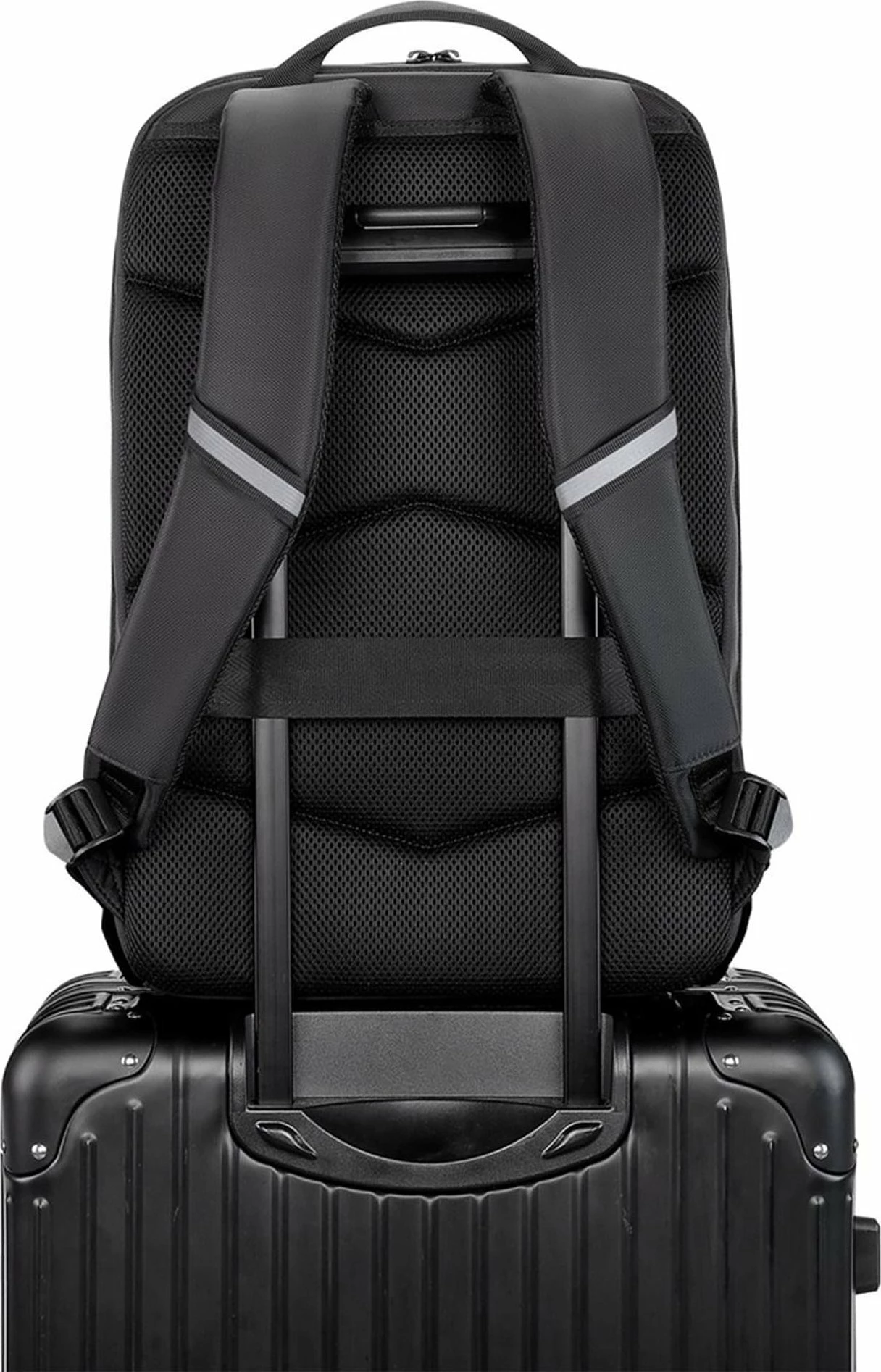 Çantë shpine për laptop Modecom Active 15 15.6" me portë USB, e zezë