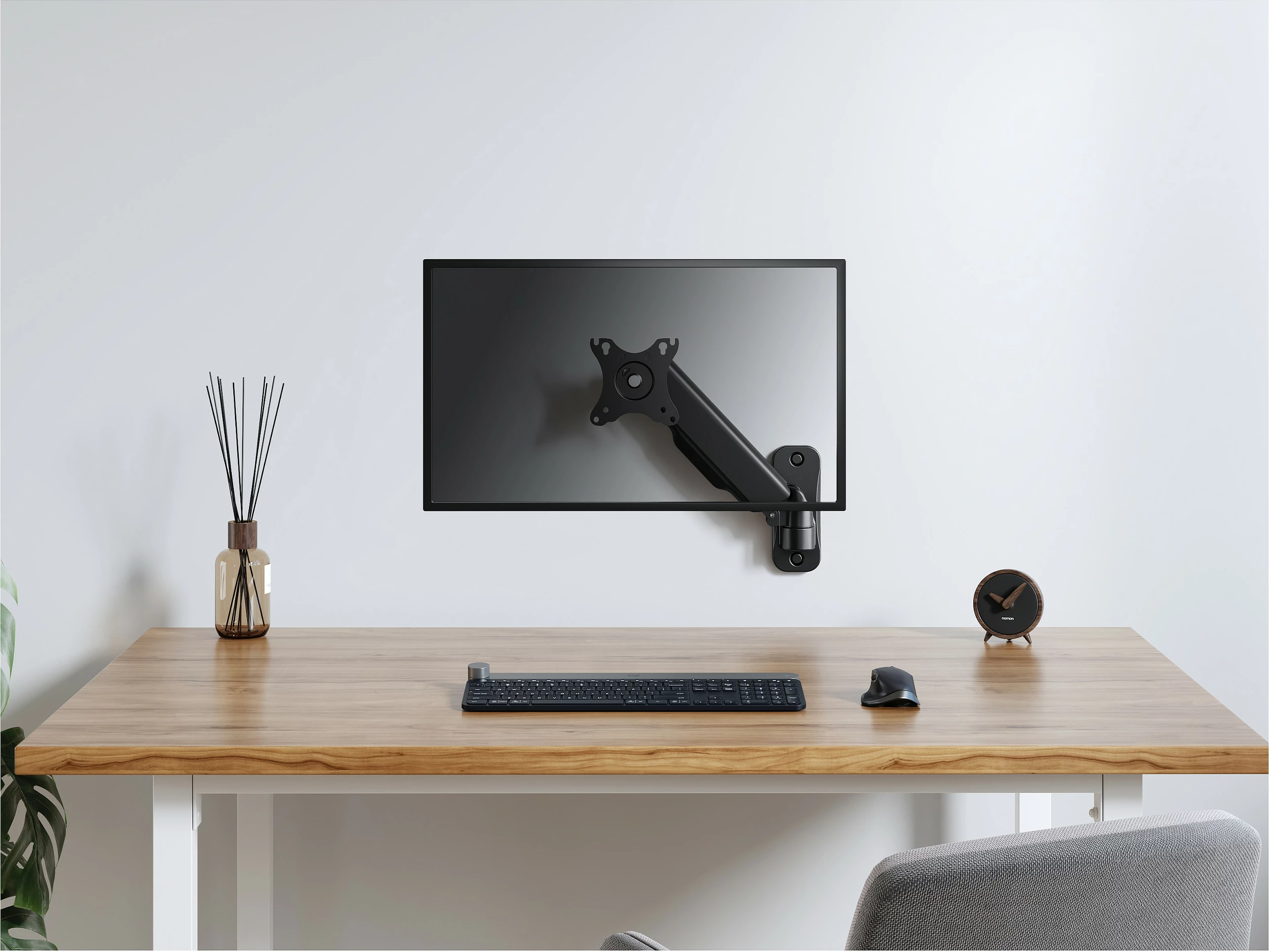 Mbajtëse muri për monitor EQUIP 17–32 inç, VESA 75x75/100x100, 9 kg, e zezë