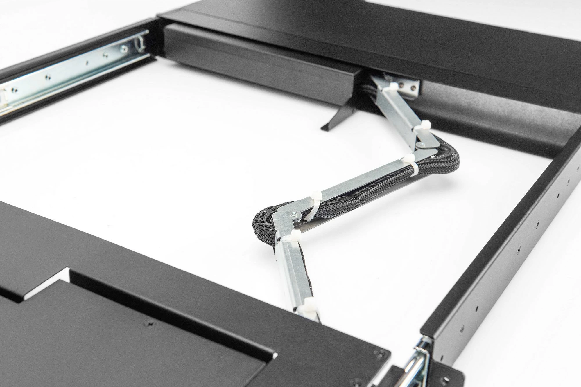 Konsolë modulare Digitus 17" HD TFT, 8-port VGA KVM, e zezë