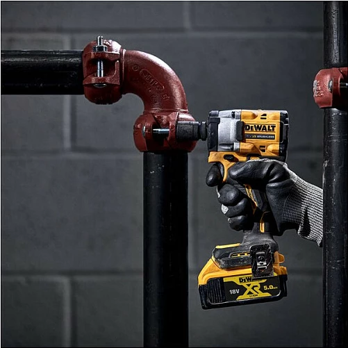 Çelës impulsiv DeWALT DCF922NT-XJ, 18V, 1/2", 406 Nm, brushless, verdhë/zi