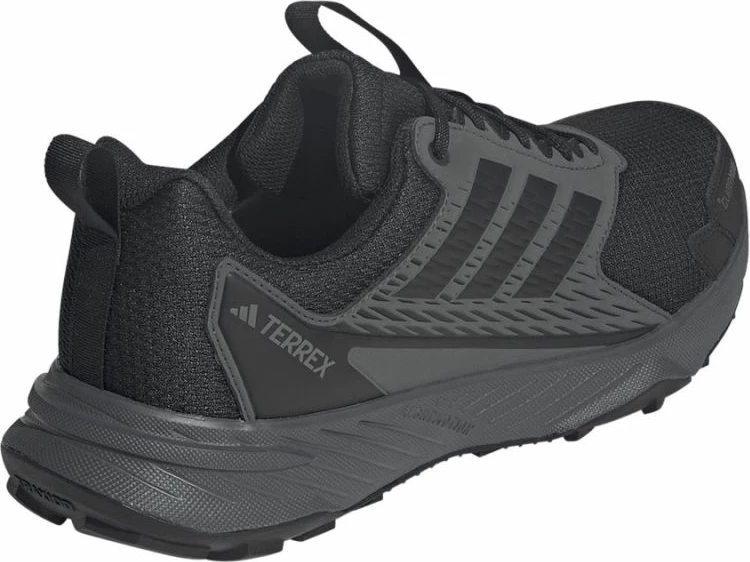 Atlete outdoor adidas, të zeza