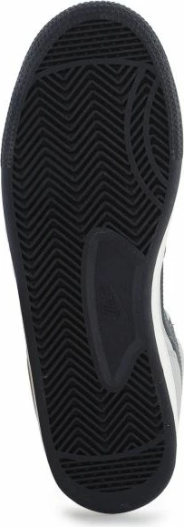 Atlete të larta për meshkuj Nike, të zeza dhe të bardha