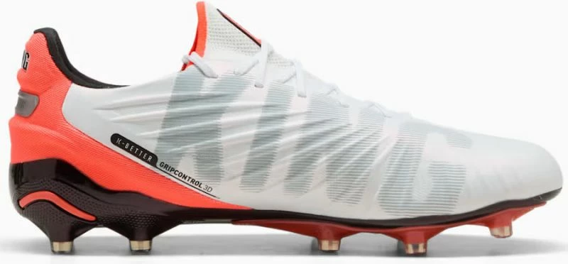 Atlete futbolli Puma për meshkuj, të bardha