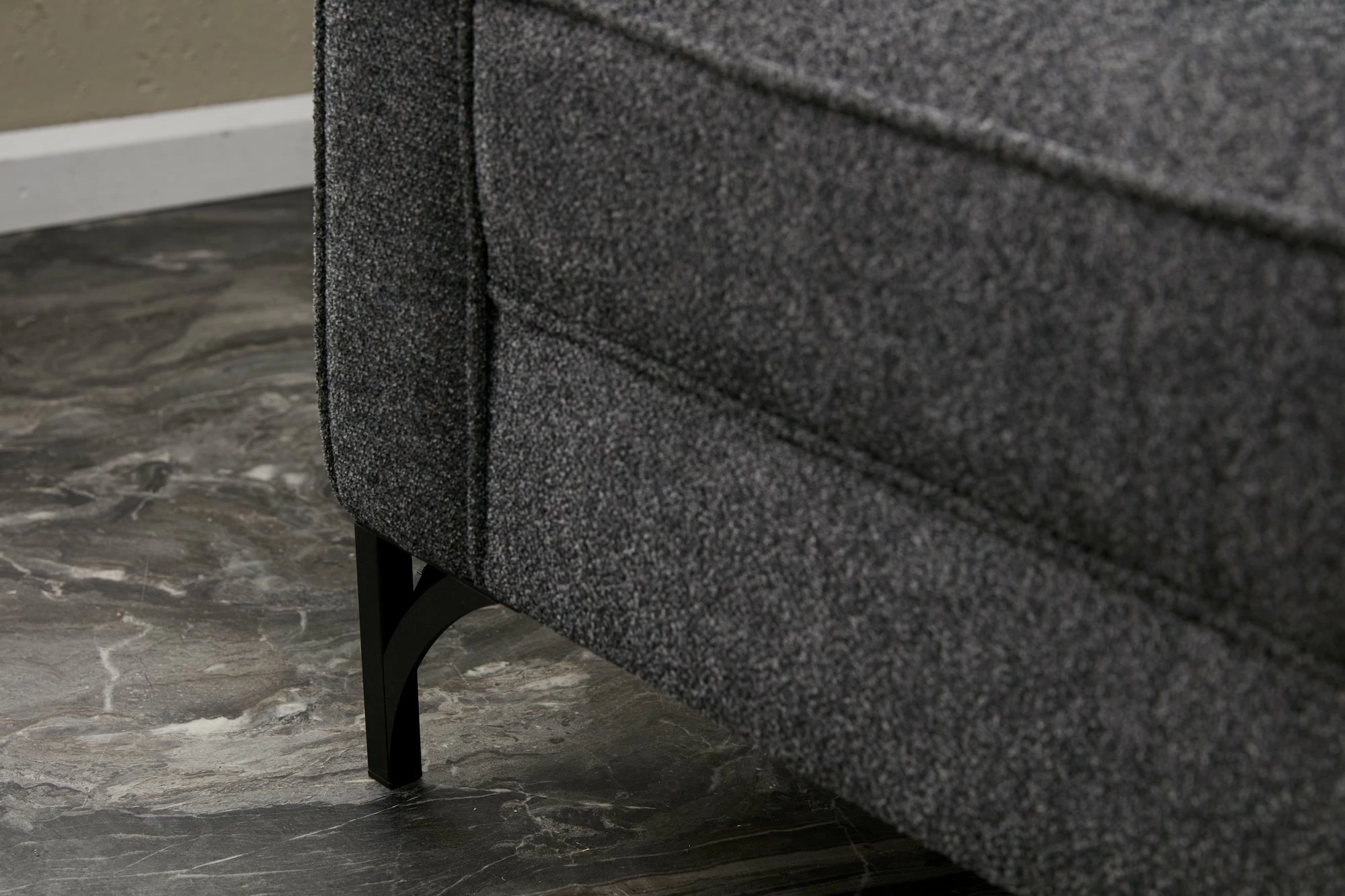 Këndare Atelier del Sofa, Berlin, e djathtë, antracit, e zezë