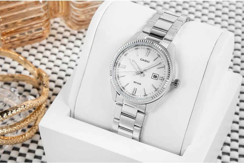 Orë dore femrash Casio LTP-1302PD-7A1VEG, argjend