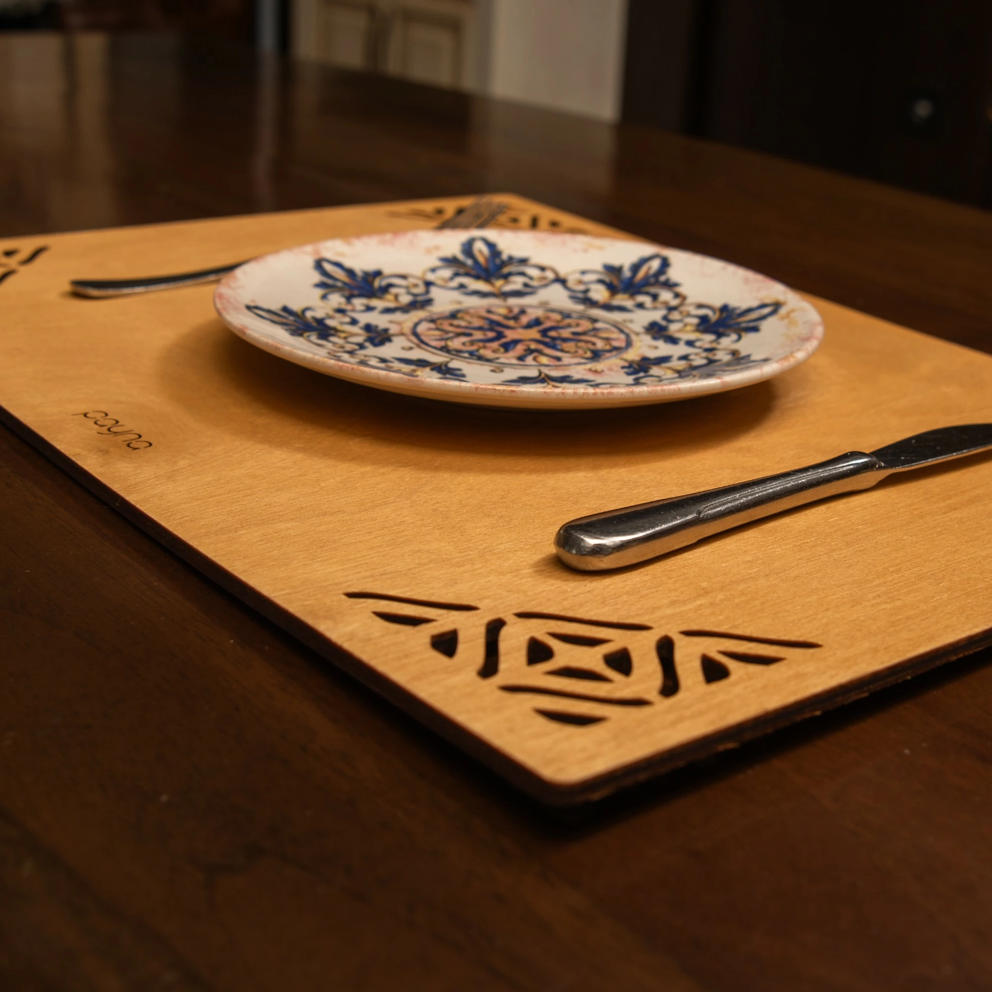 Set nënshtruesish tavoline prej druri, 4 copë, Hermia, Corpat, ngjyrë mjaltë