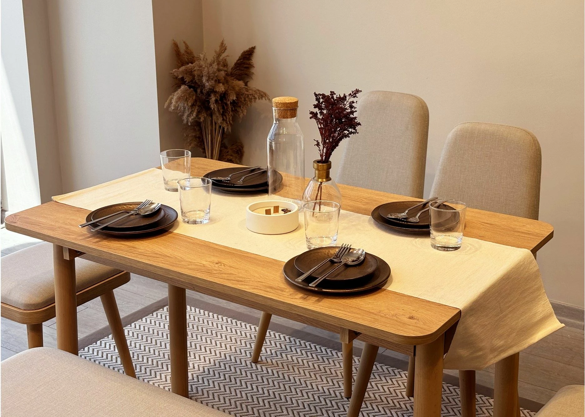 Set tavoline me karrige për ngrënie, zgjatës, 6 pjesë, Skye Decor, Vina Mini 03 1005, ngjyrë lis dhe krem