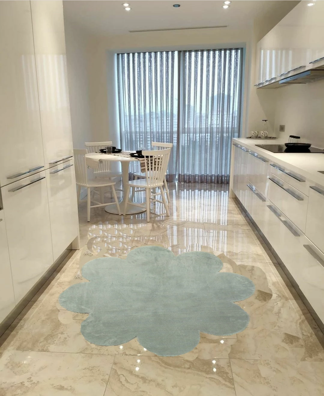 Qilim Daisy Plush, ngjyrë gri e çelët, 120x120cm