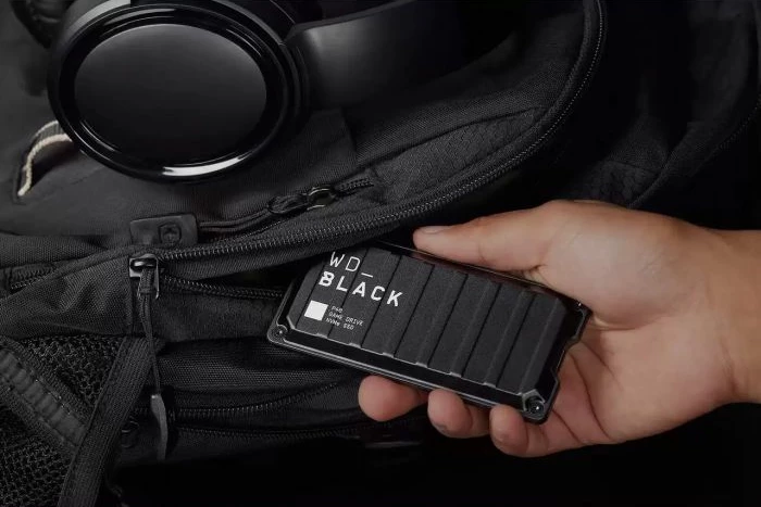 disk SSD ekstern SanDisk WD_BLACK P40 Game Drive 2TB NVMe USB 3.2 Gen 2x2, RGB, i zi, set me kabllo USB-C dhe adaptor USB-A