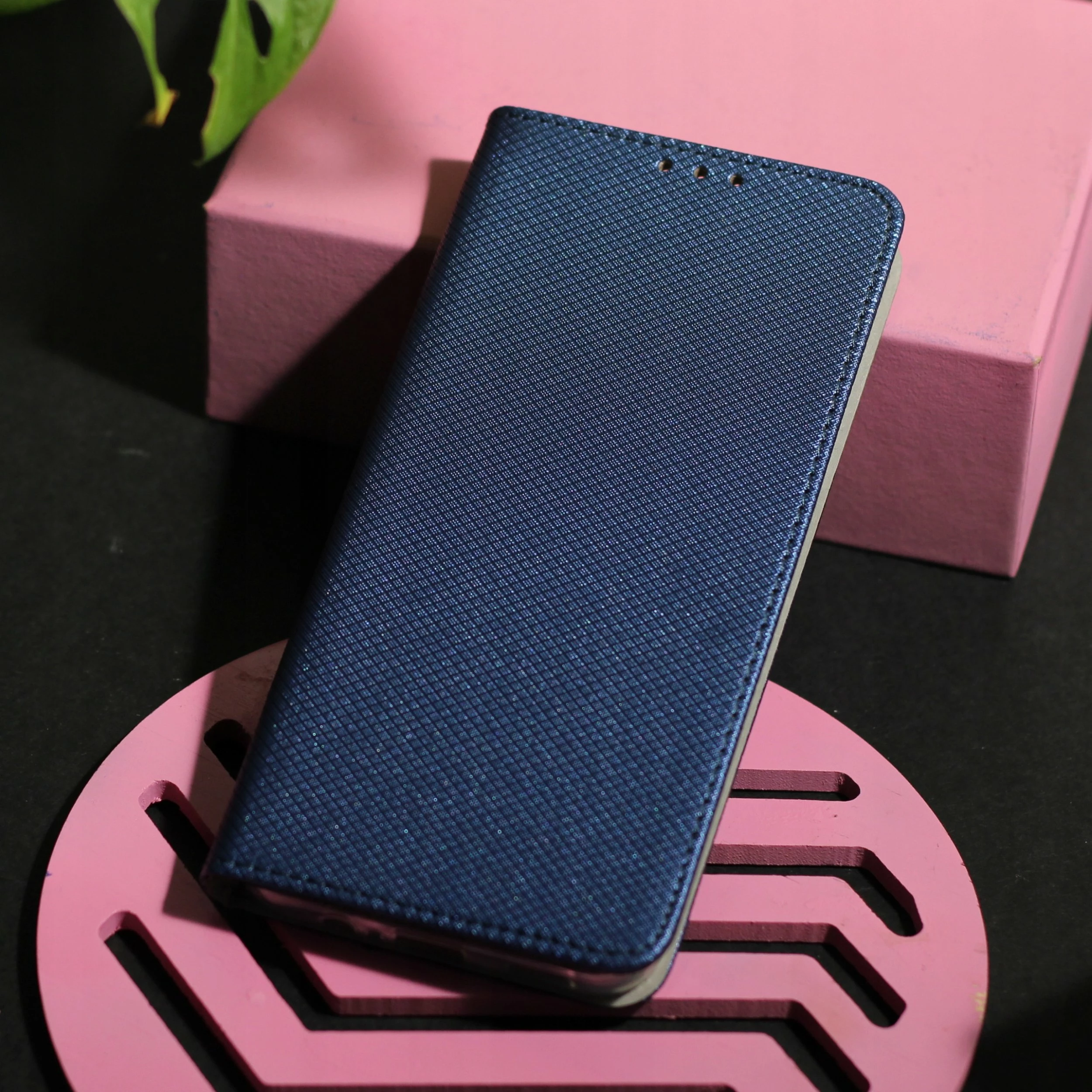 Mbështjellës nemo Magneto për Samsung Galaxy S25, flip me mbyllje magnetike, me stand dhe xhep kartelash, blu navy, set me qelq të kalitur