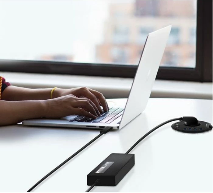 Hub USB desktop ICYBOX IB-HUB1430 4-port USB 3.2 Gen 1 (5 Gbit/s), prizë EU 230 V, 2x audio 3.5 mm, i zi