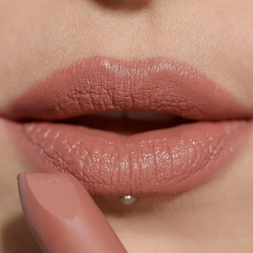 Revolution - Satin Lipstick Lip Allure - Wifey Dusky Pink