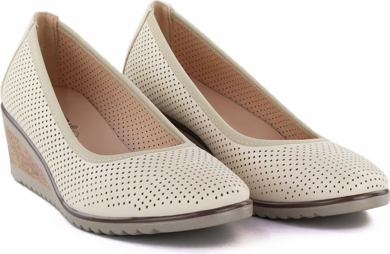 Këpucë me takë të plotë për femra Vinceza 58629, bezhë