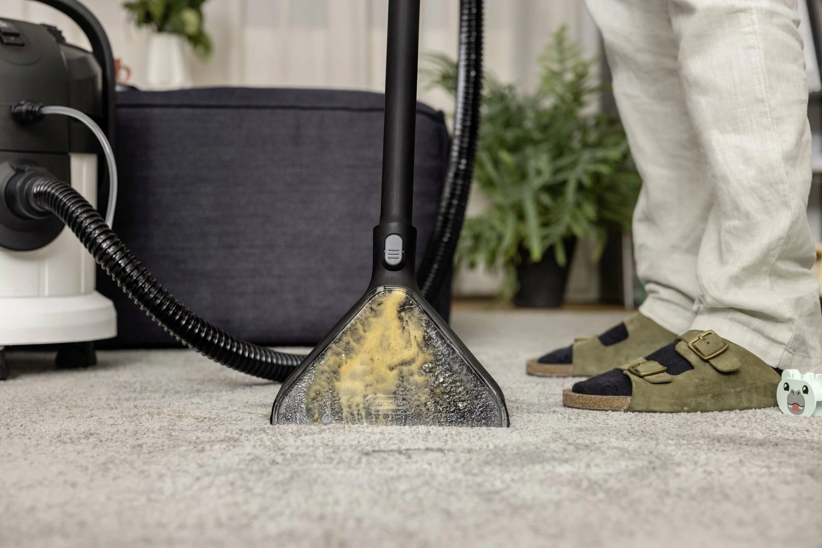 Fshesë me larje (wet & dry) Karcher SE 4 (1.081-150.0), 1000 W, depo 4 L, pa qese, e bardhë