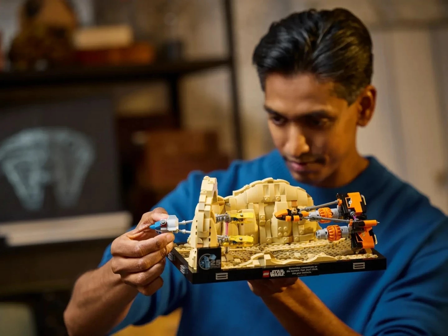 Set LEGO Star Wars 75380 Diorama: Mos Espa Podrace