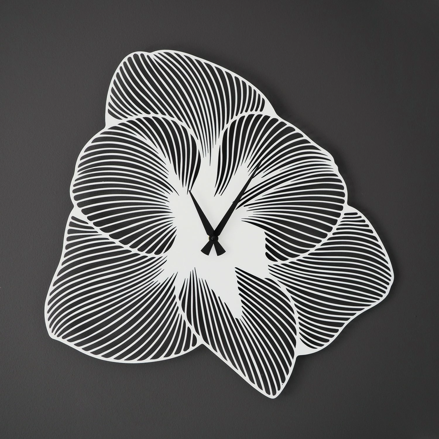 Orë muri dekorative metalike Wallity, Azalea, e bardhë, 49x49cm