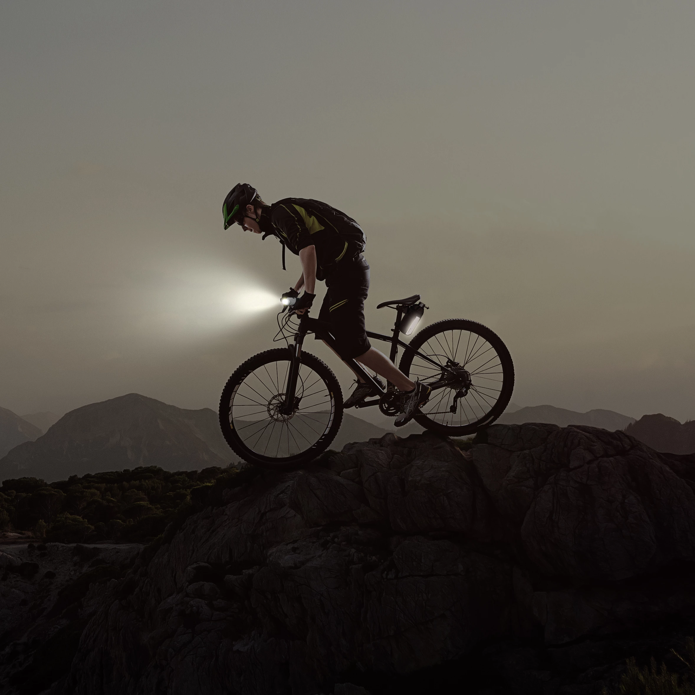 Çantë termike për biçikletë/trotinet Wozinsky WBB29BK, 1L, e zezë