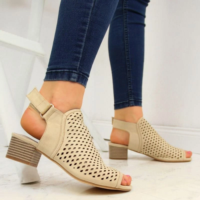 Sandale të mbyllura për femra Sabatina, bezhë