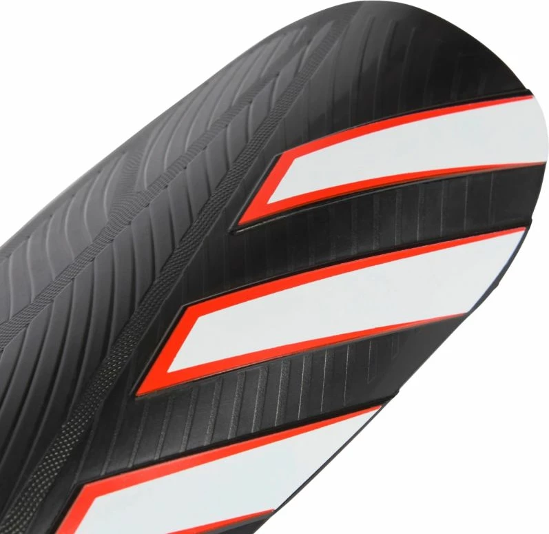 Mbrojtëse kërcinjsh adidas për futboll, të zeza