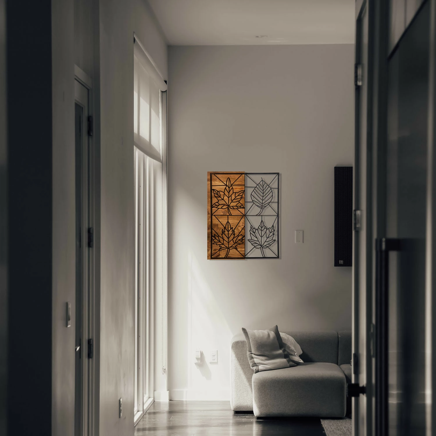 Aksesor dekorativ për mur, dru dhe metal, ngjyrë e zezë dhe arre, Wallity, Yapraklar, 48x58cm