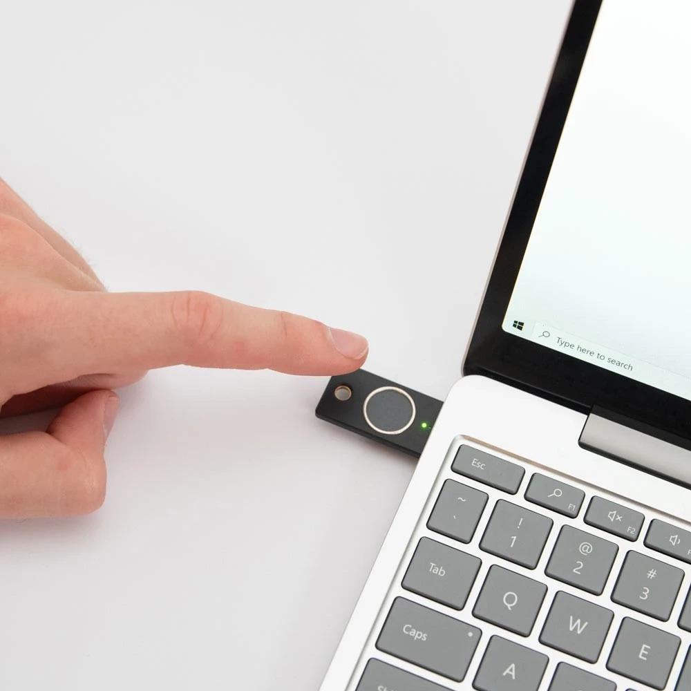 Çelësi i Sigurisë Yubico YubiKey BIO C, USB-type C, i zi