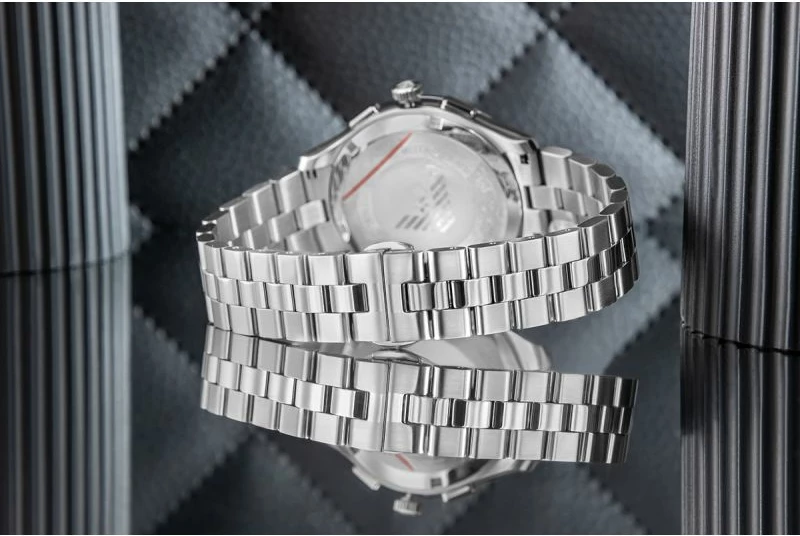 Orë dore meshkuj Emporio Armani Dario AR11691, e zezë/argjendtë, me kuti