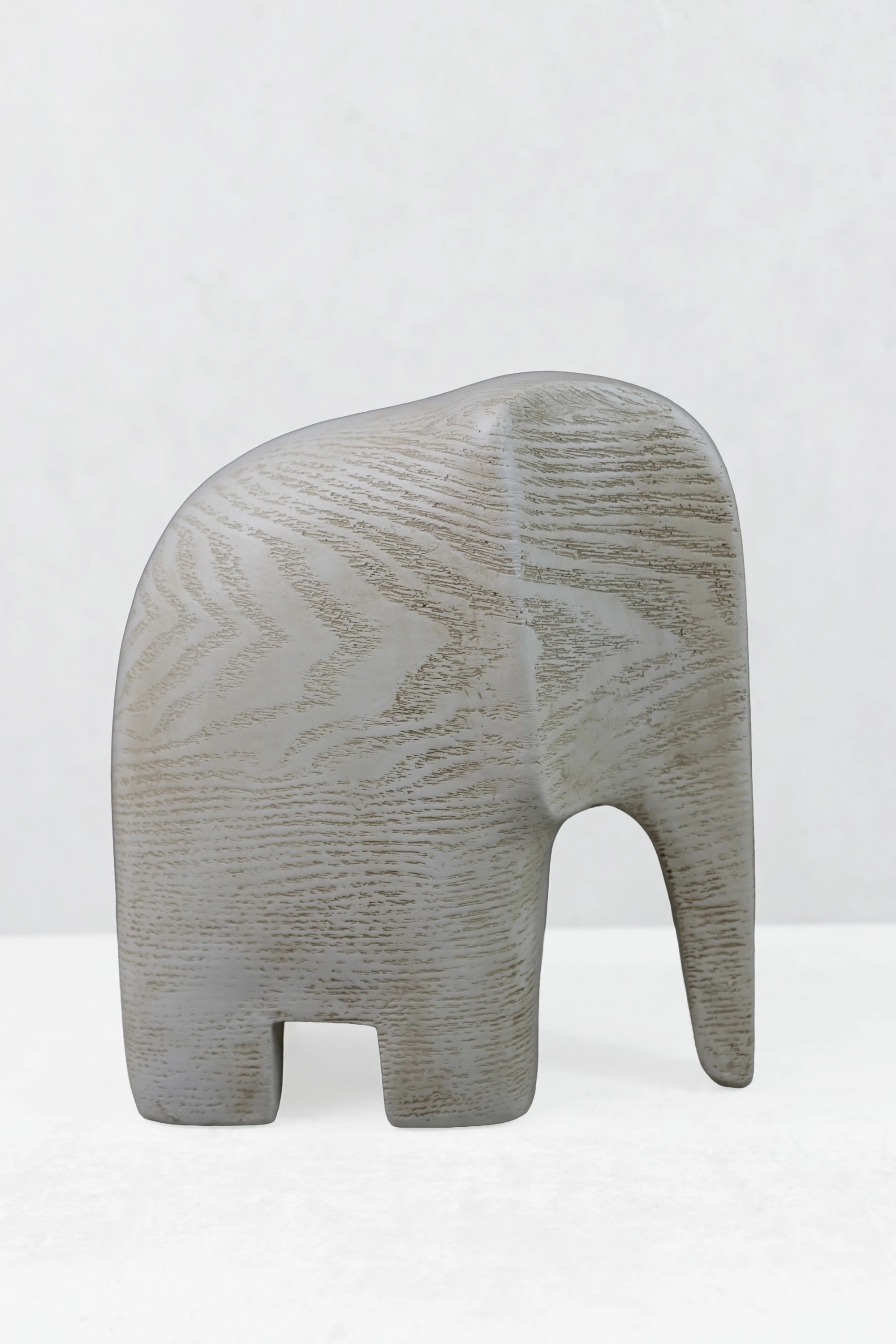 Dekor elefant ZAMBIA.2, polirezine, bezhë, 16.5x9x18cm