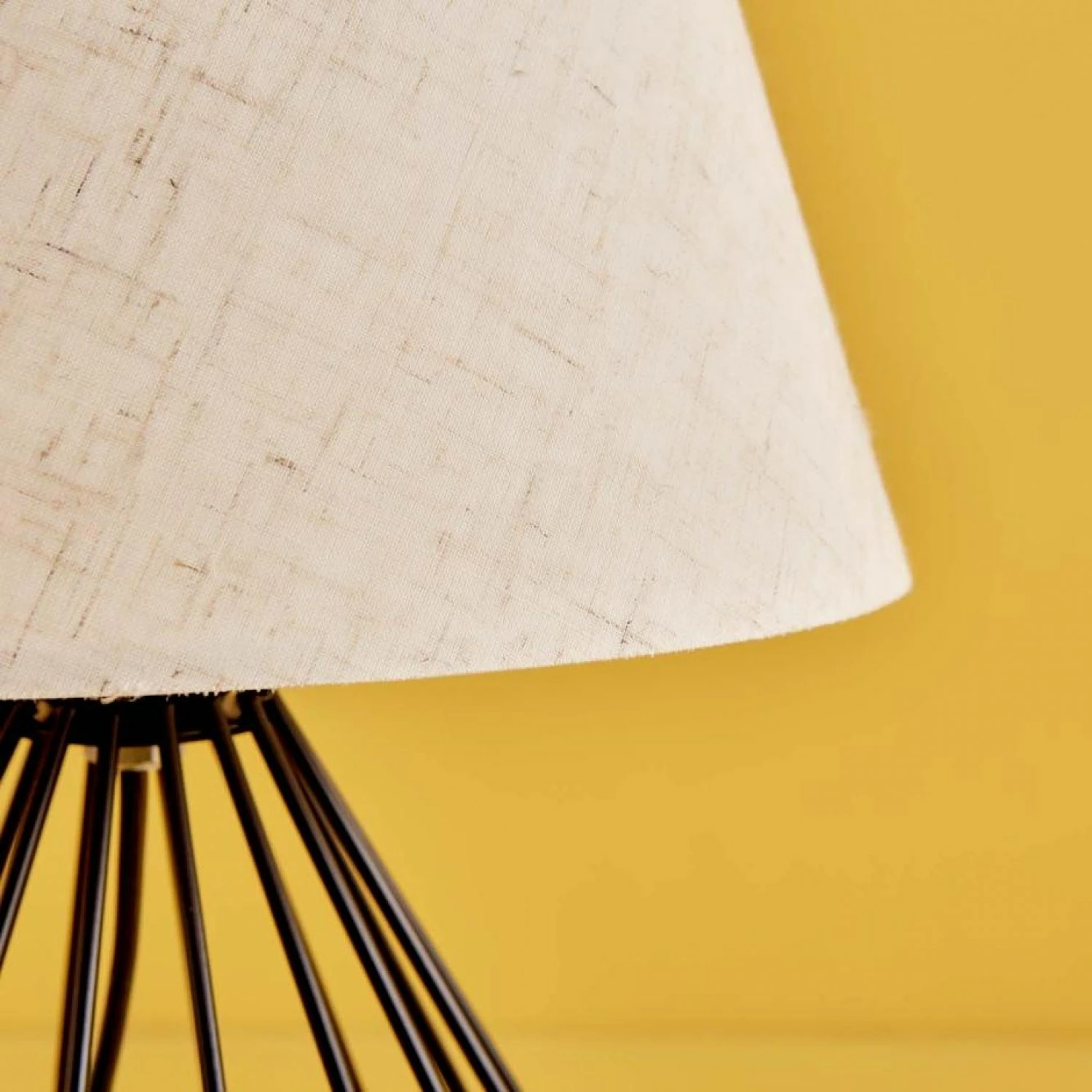 Llambë tavoline Opviq, AYD-3425, krem dhe e zezë