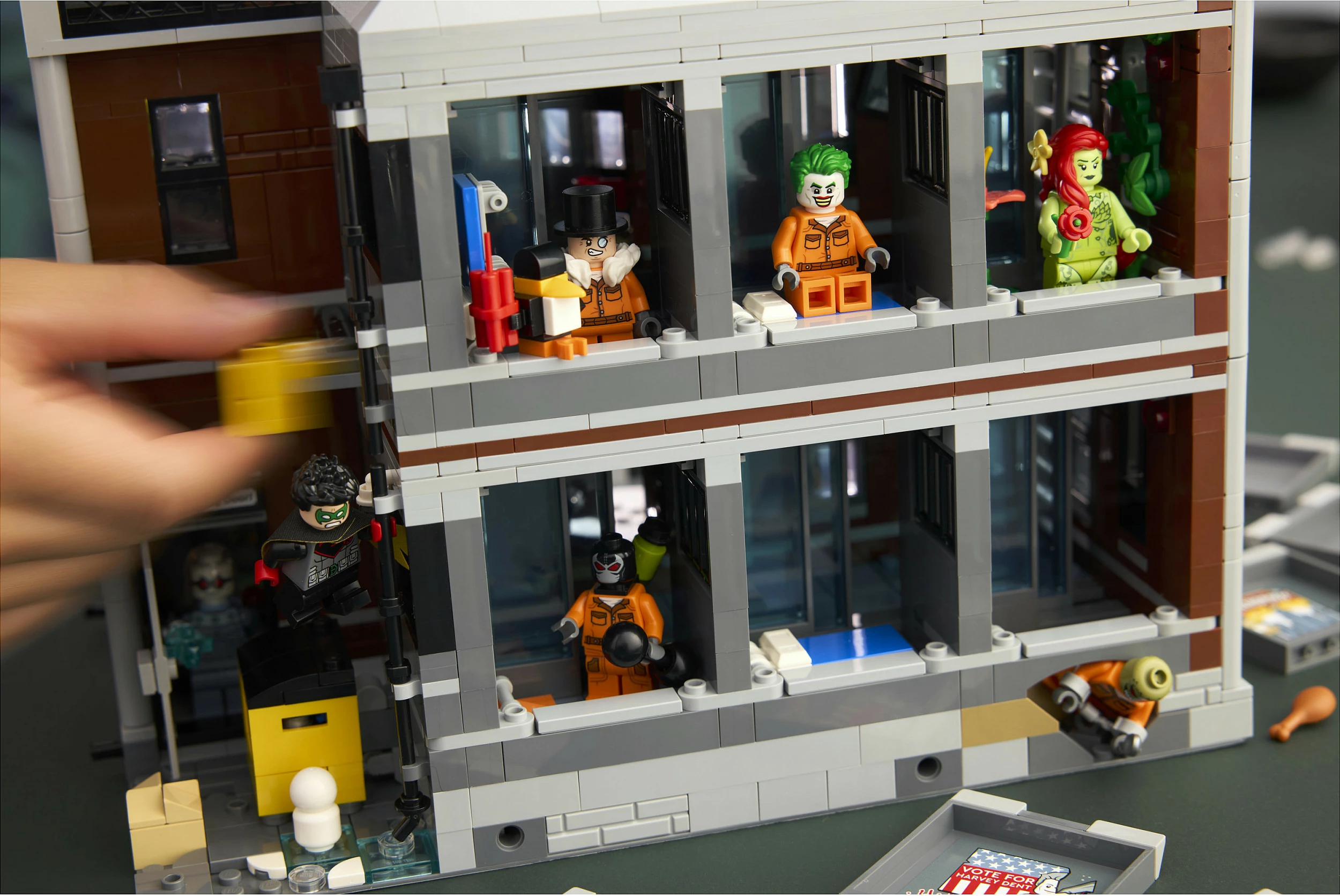 Set ndërtimi LEGO DC 76300 Batman Arkham Asylum, 2953 copë, shumëngjyrësh