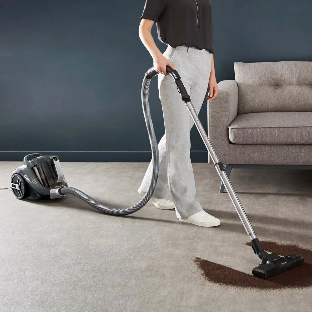 Fshesë me korrent Tefal Compact Power XXL TW4B36, 2.5L, 900W, e zezë