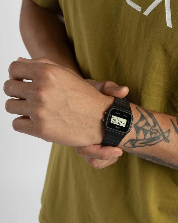 Orë dore Casio F-91WB-1A, e zezë