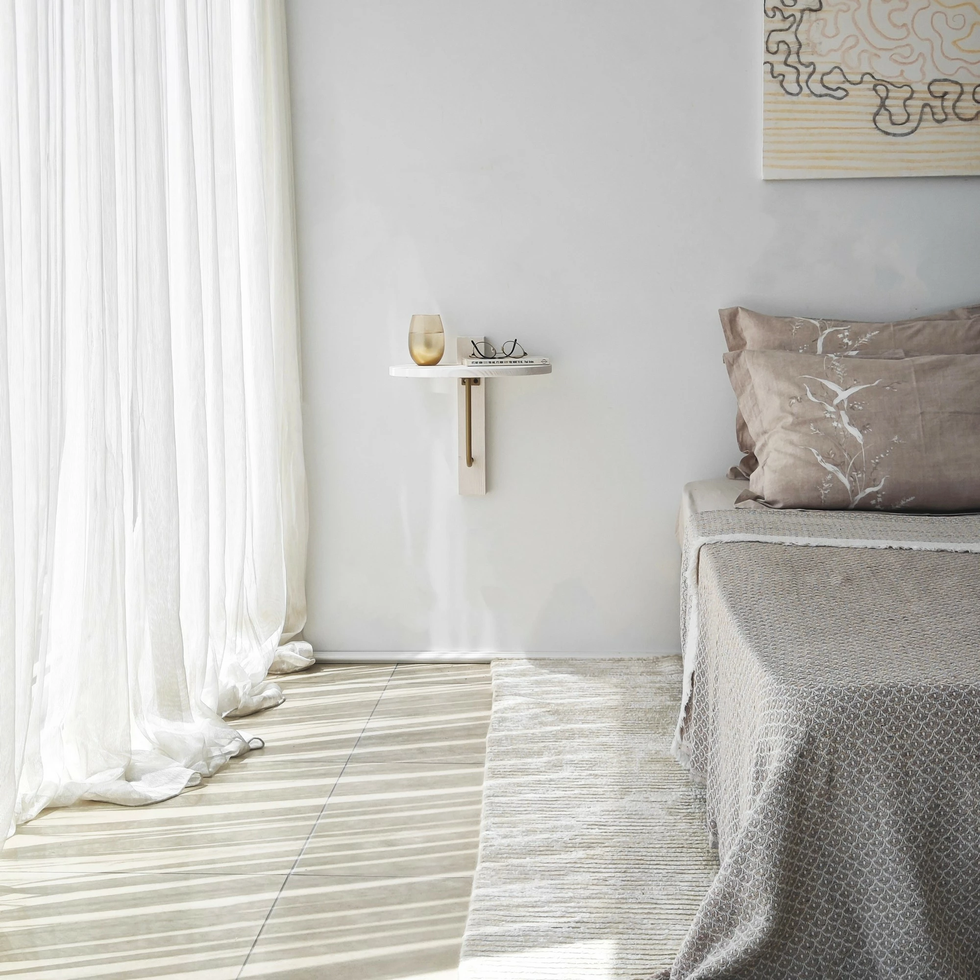 Raft muri Skye Decor, ngjyrë ari dhe e bardhë, 35x35cm