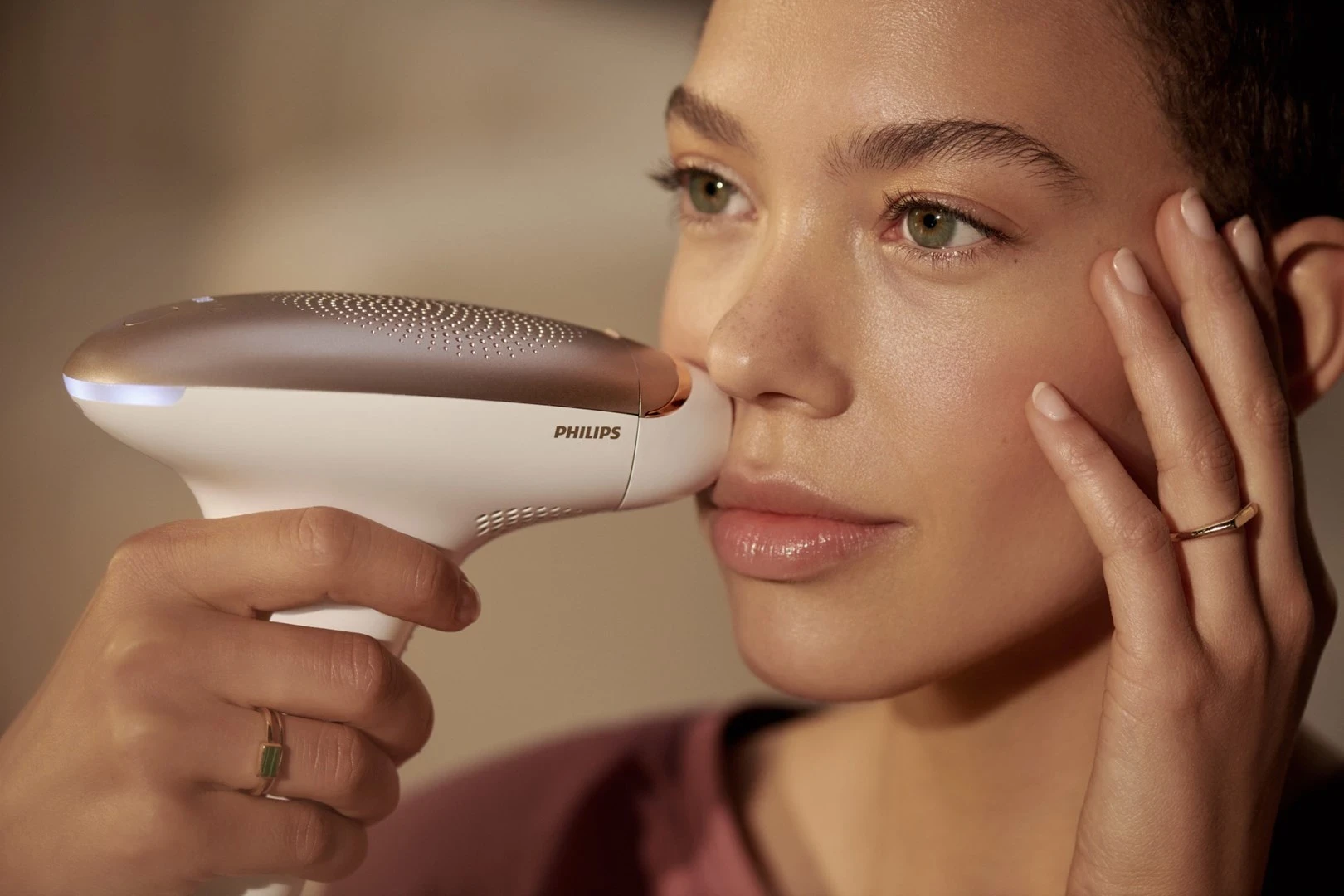 Aparat për heqje qimesh IPL Philips Lumea Advanced BRI921/00, rozë