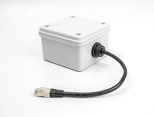 Kabllo rrjeti DeLOCK RJ45 mashkull në RJ45 femër Cat6a, 0.25 m, IP68, me filetë M20, e zezë
