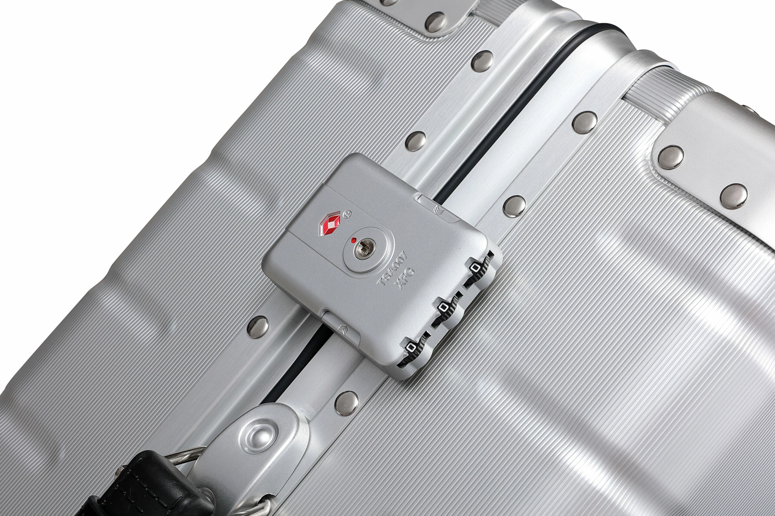 Valixhe udhëtimi Twopoint 20" alumini (aliazh alumini-magnezi), TSA drysh kombinimi, 360° rrota, waterproof, argjendtë