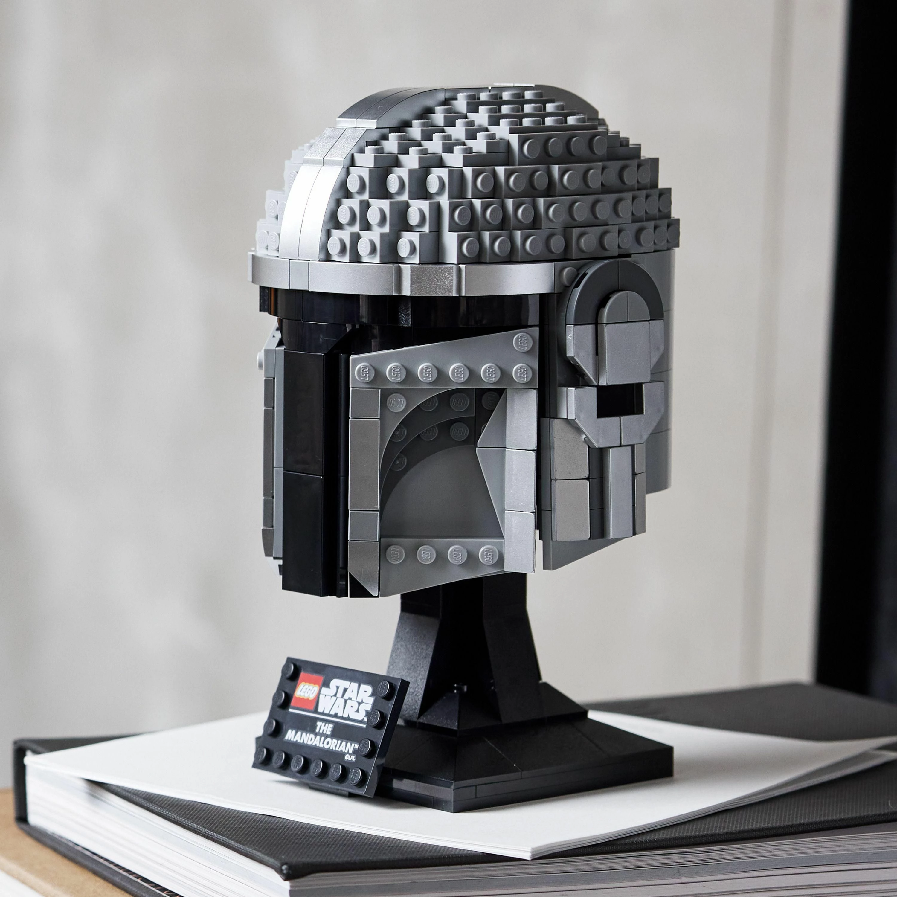 Set LEGO Star Wars Mandalorian Helmet 75328, 584 copë, 18 cm, 18+, gri
