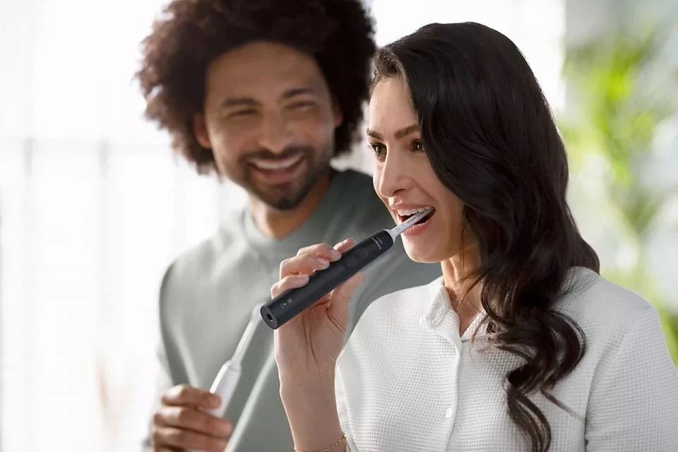 Furçë dhëmbësh Philips Sonicare HX3675/15, e zezë/rozë