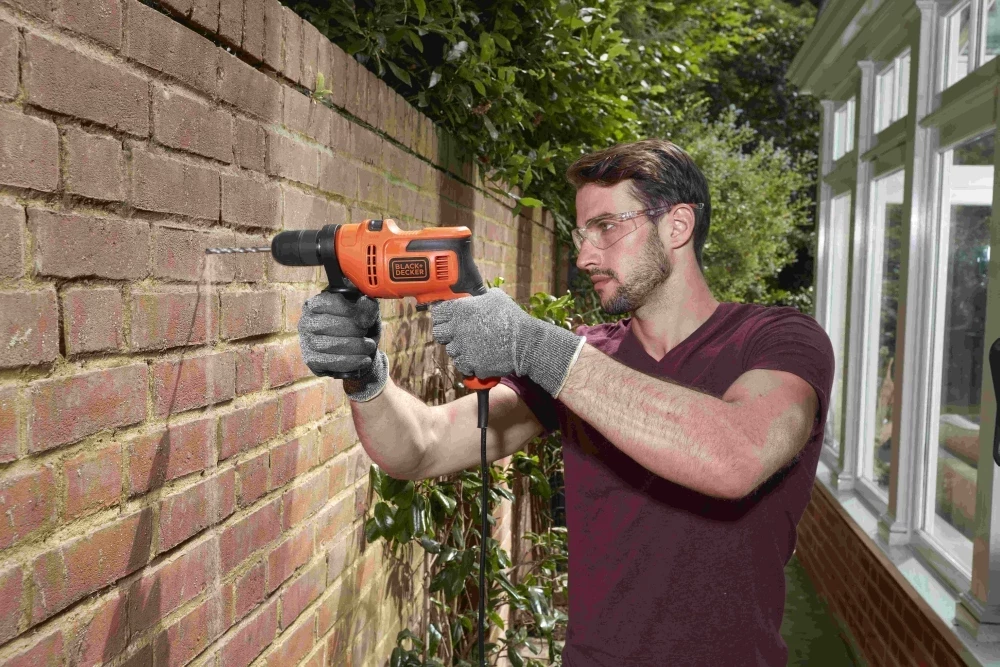 Vrtalik goditës Black&Decker BEH200 500 W, me mandrinë 13 mm