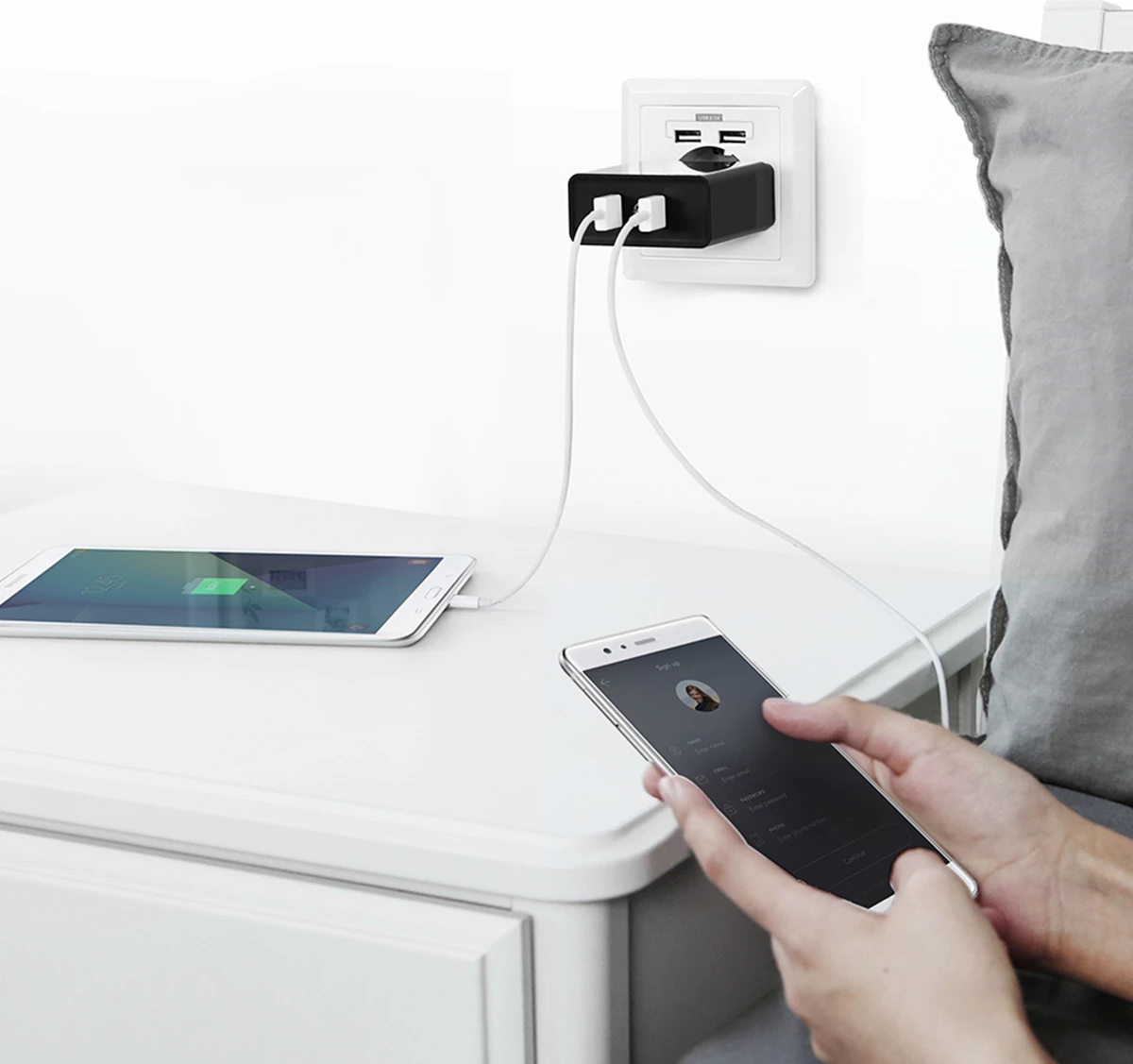 Karikues muri Ugreen CD161, 2x USB-A, 36W, QC3.0, i zi