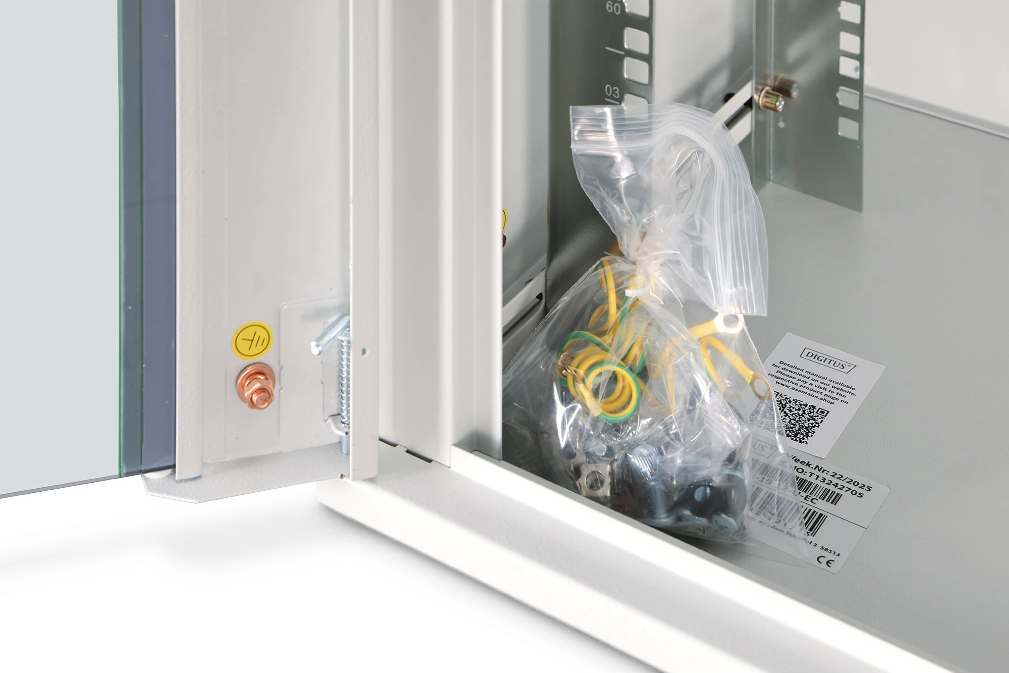 Kasë rrjeti Digitus Dynamic Basic 12U, 600x450 mm, gri